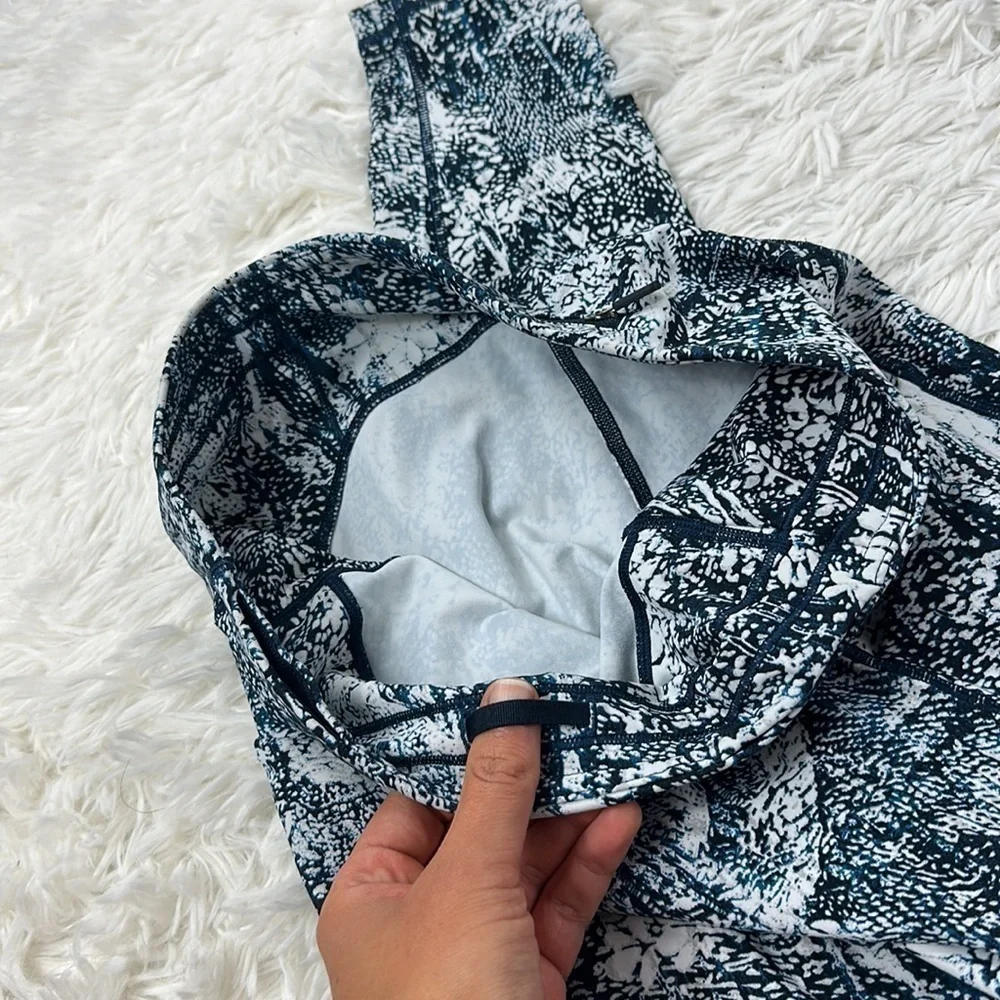 Lululemon Speed Up Tight *Full-On Luxtreme 28